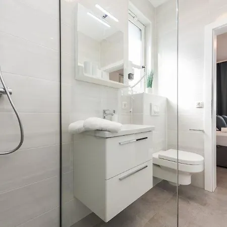 Awesome In With Outdoor Swimming Pool, Sauna And Wifi Vila