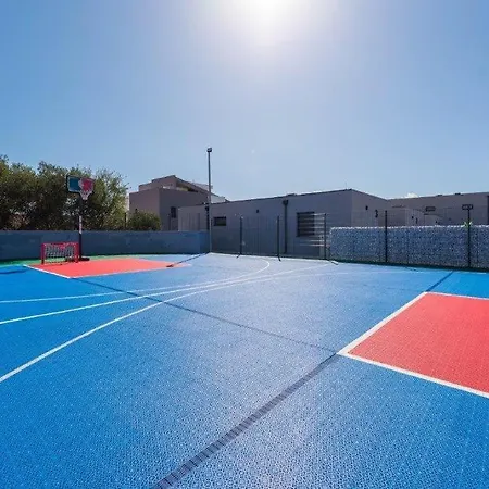 Awesome In With Outdoor Swimming Pool, Sauna And Wifi Villa *